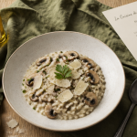 Risotto crémeux La Cuisine de Fabrice sur table conviviale