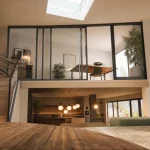 Mezzanine fermée vitrée, garde-corps en verre et lumière naturelle