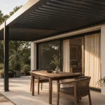 Terrasse couverte maison avec pergola aluminium anthracite