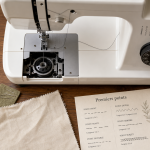 Tutoriel machine à coudre : premiers points, machine avec enfilage et tissu